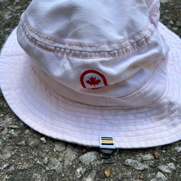 Canada Olympics Hat - Picture 2 of 4